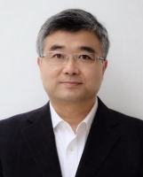 钮卫星 照片