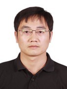 吴亮 照片