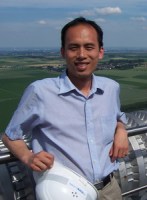 易建新 照片