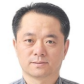邢巍 照片