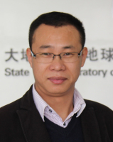 江利明 照片