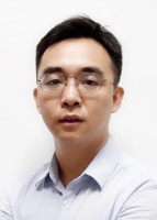 蒋鑫龙 照片