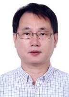 刘清 照片