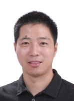 李亮 照片