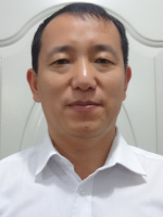 李新 照片