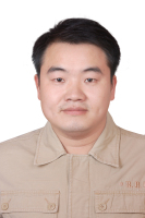 李泉 照片
