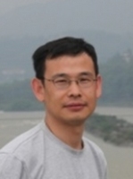 李震 照片