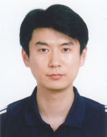 梁兴东 照片