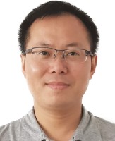 毛耀 照片