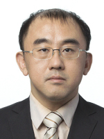 韦榕 照片