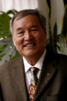 魏江春 照片