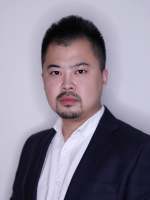 于寅 照片