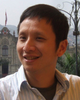 杨天明 照片