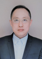 杨旭 照片
