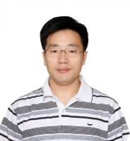 周健 照片