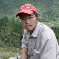 李嵘 照片