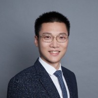 李真酉 照片