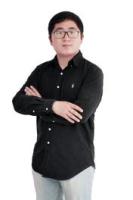 邹亮 照片