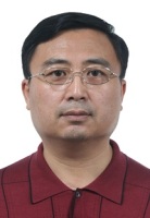 易成 照片