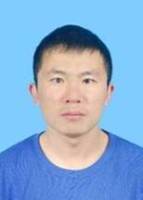 李新 照片