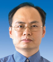 李炜 照片