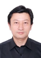 彭勃 照片