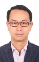 鲜本忠 照片