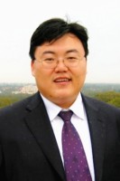 岳文正 照片