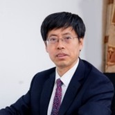 赵震 照片