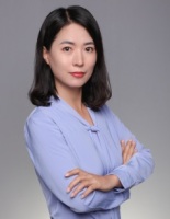 梁岩 照片