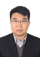 王君 照片