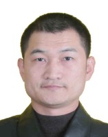 闫成新 照片