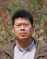 董建新 照片