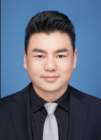 李曹龙 照片