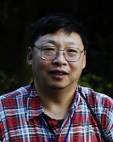 李巍 照片
