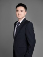 曹臻 照片