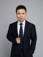 黄靖云 照片