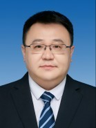 何方 照片