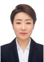 高燕 照片