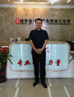 吴峰 照片