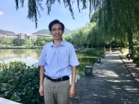 高君 照片