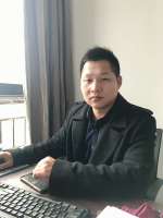 何圣嘉 照片