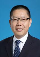 李彦 照片