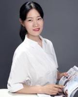 刘琼 照片