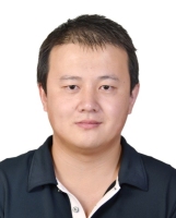 李明 照片