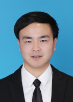 伍仲平 照片
