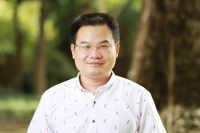 王傅 照片