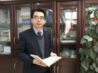 来弘鹏 照片