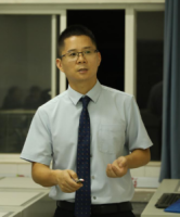 郭亚东 照片