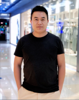 黄佳 照片